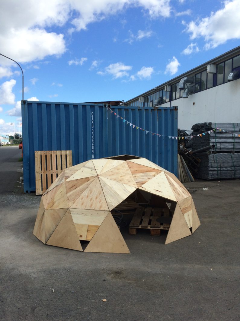Untitled [Dome ii], 2016 Collaboration with Arnar Geir Gústafsson and Stefán Ingvar Exhibited at Smiðjufest art festival, July 2017 Salvaged plywood and aluminium