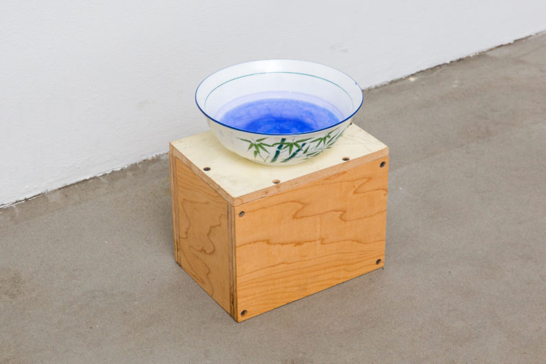 Emily Wang, the little destinies decide the destiny of the nation, 2017 Ceramic bowl, oil, acrylic, water